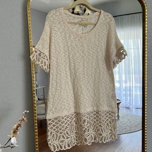 Beautiful Anthropologie Women’s Tunic in size L